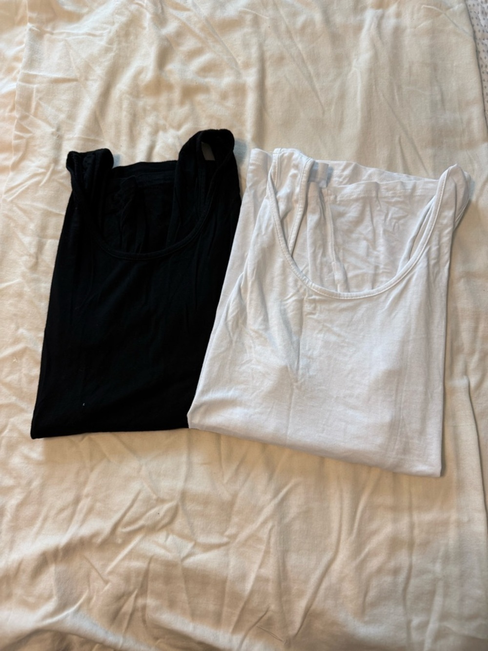 Women’s Scoop Neck Tank Top with Open Back - Black & White Set